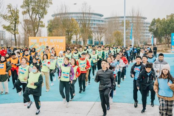 揚(yáng)子江藥業(yè)集團(tuán) “春季領(lǐng)跑 益起健康” —健康普及公益宣傳活動(dòng)圓滿舉辦！