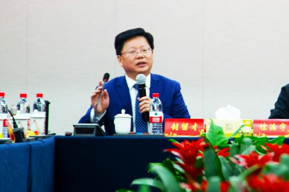 集團與泰州中學聯合舉辦“校企同關愛，勵學助成長”座談會